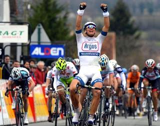 Parigi-Nizza: la 2a tappa è di Kittel, Viviani conquista la maglia gialla