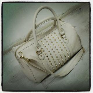 Basta nero! Basta nero!