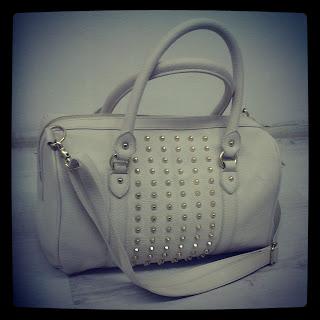 Basta nero! Basta nero!