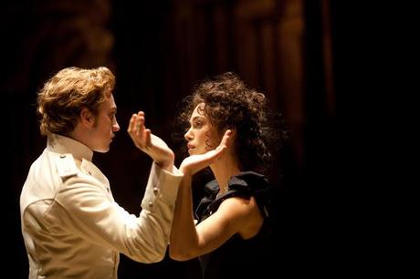 Anna Karenina: una versione audace e virtuosistica che imprime nuovo fascino al classico di Tolstoj