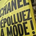 Greenpeace sfida Chanel a duello alla settimana della moda di Parigi05