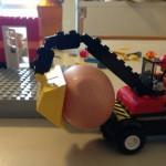 Omino Lego trasporta le uova