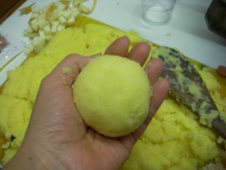 Bulz ardelensc - palle di polenta della Transilvania (Romania) Bulz ardelensc - palle di polenta della Transilvania (Romania)