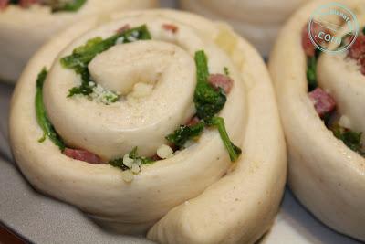 girelle con friarielli, salsiccia e provolone del monaco