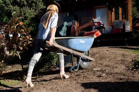 Le scarpe col tacco per fare escursionismo e i lavori pesanti