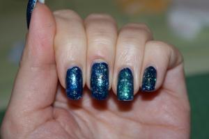 Practical Lessons # 2 – The easiest way to remove the dark nail polish (and even nail art)