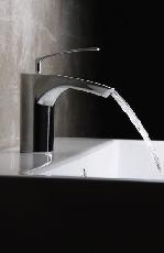 L'ACQUA PER PASSIONE - CONTEMPORARY LINES