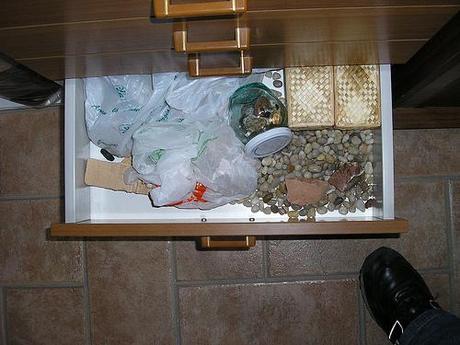 * EBBENE SI: DECLUTTERING! * PB222574