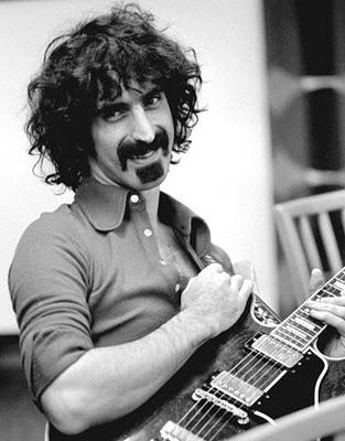 Domani 9 dicembre ore 14 Frank Zappa plays his guitar!