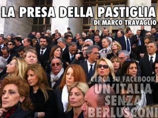 Una foto che resterà nella Storia su Berlusconi La presa della pastiglia.... - Liberi pensieri