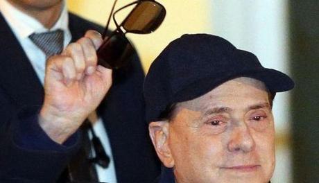 Berlusconi esce dall'ospedale (Ansa)