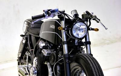 GSX750 by Studio Motor