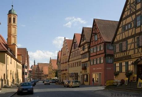 La Romantische Strasse in Germania Würzburg Schongau Rottenbuch Rothenburg Romantische Strasse Nördlingen Neuschwanstein Landsberg am Lech harburg germania Fussen Feuchtwangen Donauwörth Dinkelsbühl destinazioni Baviera Augusta Augsburg 