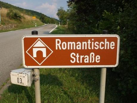 La Romantische Strasse in Germania Würzburg Schongau Rottenbuch Rothenburg Romantische Strasse Nördlingen Neuschwanstein Landsberg am Lech harburg germania Fussen Feuchtwangen Donauwörth Dinkelsbühl destinazioni Baviera Augusta Augsburg 