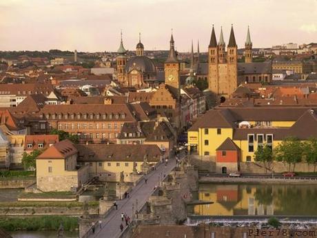 La Romantische Strasse in Germania Würzburg Schongau Rottenbuch Rothenburg Romantische Strasse Nördlingen Neuschwanstein Landsberg am Lech harburg germania Fussen Feuchtwangen Donauwörth Dinkelsbühl destinazioni Baviera Augusta Augsburg 