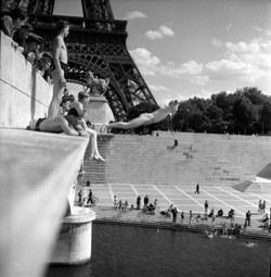 Robert_Doisneaux_Pont_dxIxnax_1945_copyright_x_atelier_Robert_Doisneau