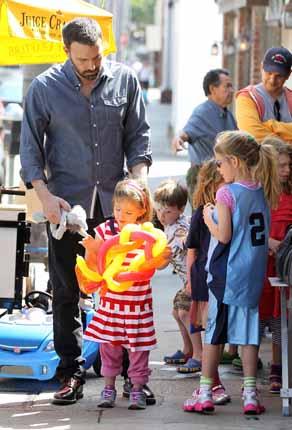 Ben Affleck e Jennifer Garner baci appassionati a Santa Monica: Ecco le foto