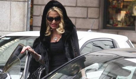 VALERIA MARINI E GIOVANNI COTTONE SCELGONO LE FEDI NUZIALI A MILANO VALERIA MARINI E GIOVANNI COTTONE SCELGONO LE FEDI NUZIALI A MILANO