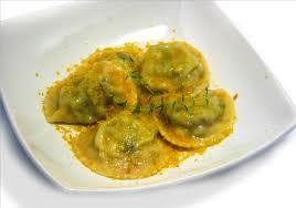 Ravioli di carciofi e ricotta per la domenica di Pasqua vegetariana