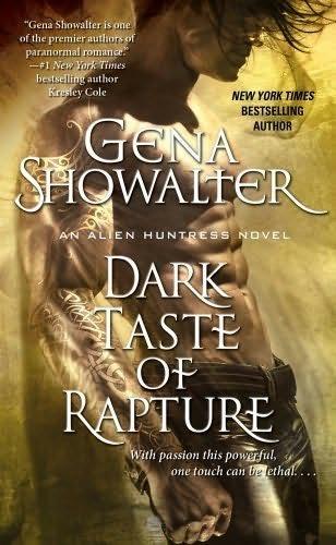 Gli alieni di Gena Showalter book cover of
Dark Taste of Rapture
(Alien Huntress, book 7)
by
Gena Showalter
