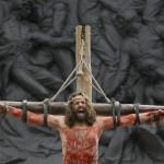 La passione di Cristo in scena a Trafalgar Square a Londra La passione di Cristo in scena a Trafalgar Square a Londra