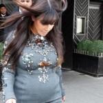 Kim Kardashian e il vestito fatto di gioielli02