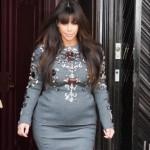 Kim Kardashian e il vestito fatto di gioielli05