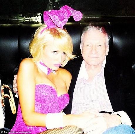 Paris Hilton festeggia la Pasqua da sexy coniglietta di Playboy