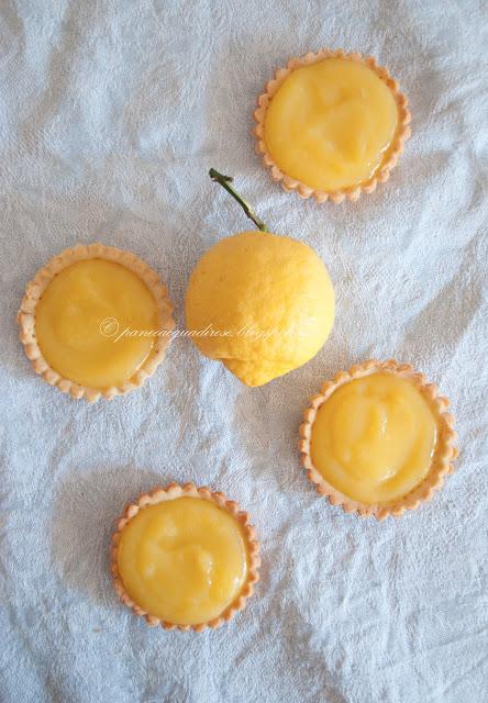 Crostatine al limone (Little lemon tarts)
