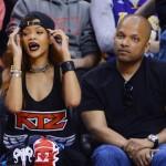 RIHANNA AND HER BROTHER COURTSIDE AT THE LAKERS CLIPPERS GAME Rihanna tifosa dei Lakers