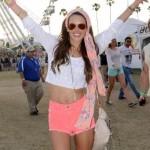 Alessandra Ambrosio hippy al Coachella Festival02