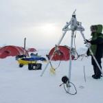 Save the Arctic Campaigners Plant Flag on Seabed Beneath North Pole03