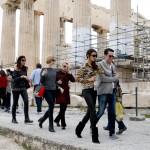 Irina Shayk visita l'Acropoli di Atene02