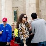 Irina Shayk visita l'Acropoli di Atene03