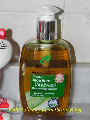 Dr Organic sapone liquido all'Aloe Vera...carezza per la pelle :) Dr Organic sapone liquido all'Aloe Vera...carezza per la pelle :)
