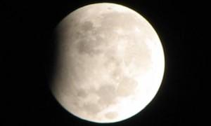 25 aprile: eclissi di luna parziale visibile anche dall’Italia