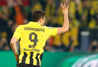 Il Borussia Dortmund smentisce la cessione di Lewandowski al Bayern