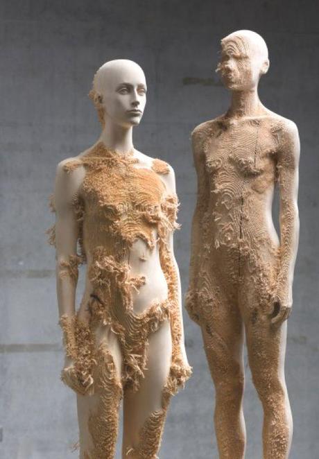 TEXTURES DI LEGNO NELLE MERAVIGLIOSE SCULTURE DI ARON DEMETZ