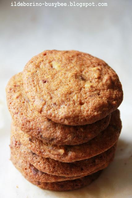 Dolcezze a Merenda - Cookies con Gocce di Cioccolato e Mandorle or Chocolate Chips and Almond Cookies