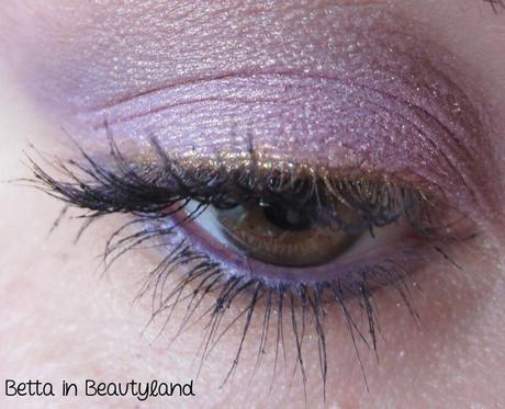Kiko Pigment Loose Eyeshadow 21 Radiant Freesia Kiko Pigment Loose Eyeshadow 21 Radiant Freesia