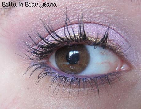 Kiko Pigment Loose Eyeshadow 21 Radiant Freesia Kiko Pigment Loose Eyeshadow 21 Radiant Freesia