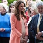 Kate Middleton visita bimbi malati: anniversario senza William