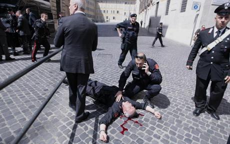 Incazzatura sparatoria-palazzo-chigi-foto-6