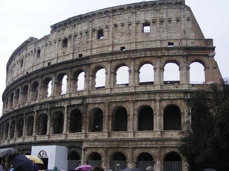 IN GIRO PER LA CAPITALE ed     UNA DOMENICA AL MòMò Republic