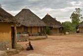 2113456-poverta-volto-di-un-vero-e-proprio-villaggio-africano-zona-del-kalahari-non-cio-che-e-presentato-nel 2113456-poverta-volto-di-un-vero-e-proprio-villaggio-africano-zona-del-kalahari-non-cio-che-e-presentato-nel