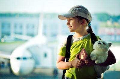 Viaggiare con un bambino, le 10 regole per avere successo in viaggio