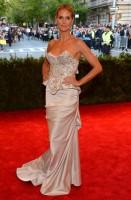 heidi klum - marchesa FW 2013 (gioielli harry winston)