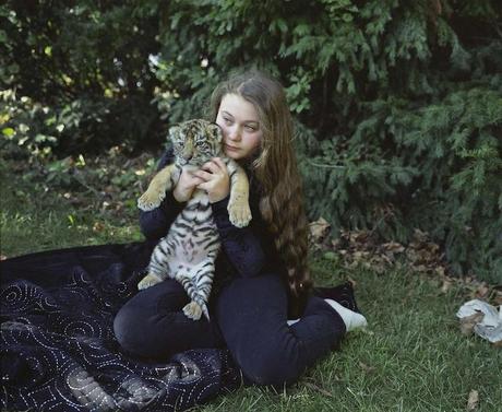 I ritratti della piccola Amelia, la migliore amica degli animali robin-schwartz-amelia-13-terapixel