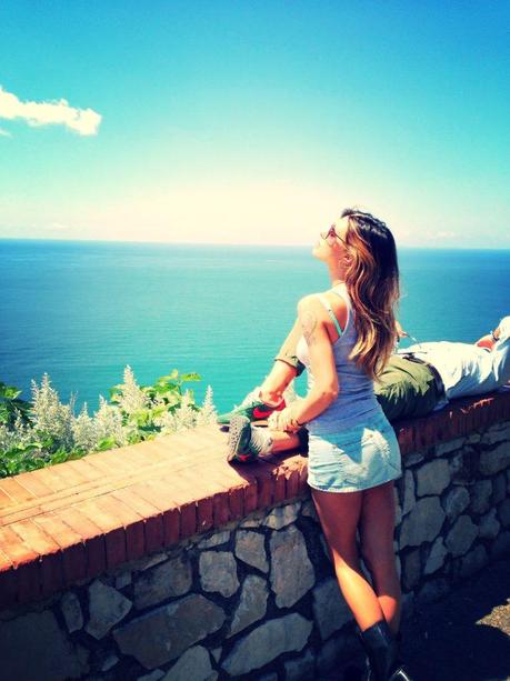 BELEN RODRIGUEZ IN GITA A POSITANO GOSSIP 2013