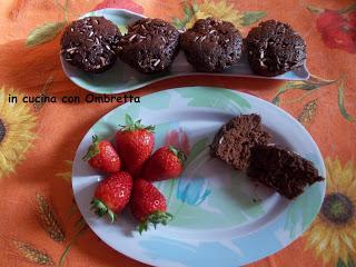 Cupcake cioccolatosi e morbidi al microonde Cupcake cioccolatosi e morbidi al microonde